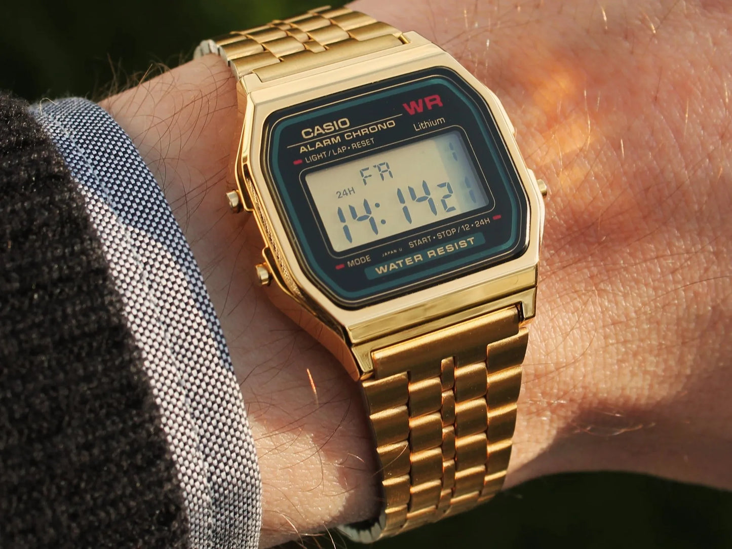 Casio GOLD A159w - Bracelet Acier Inoxydable – Alarme, Chronomètre, Étanche – Style Vintage Iconique