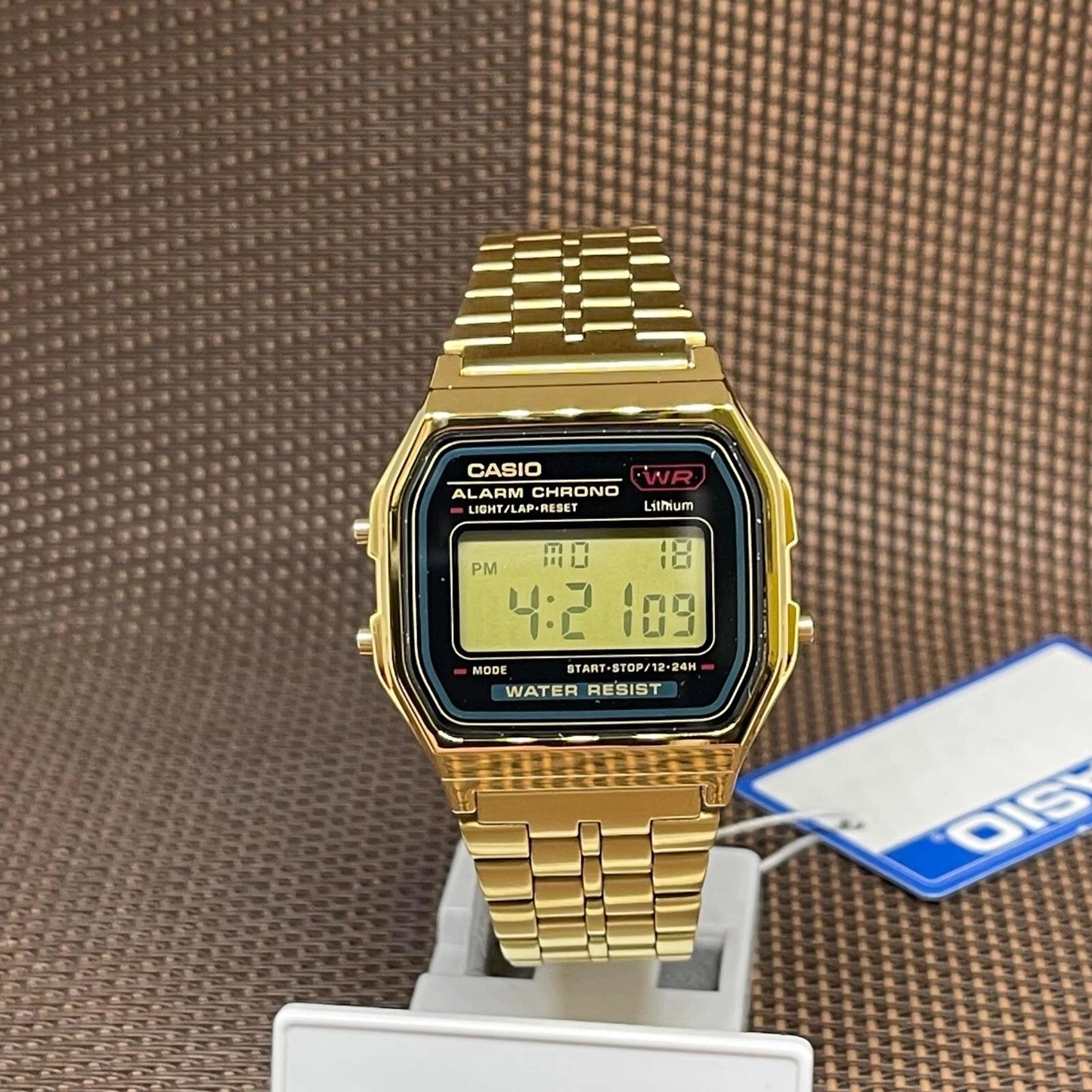 Casio GOLD A159w - Bracelet Acier Inoxydable – Alarme, Chronomètre, Étanche – Style Vintage Iconique