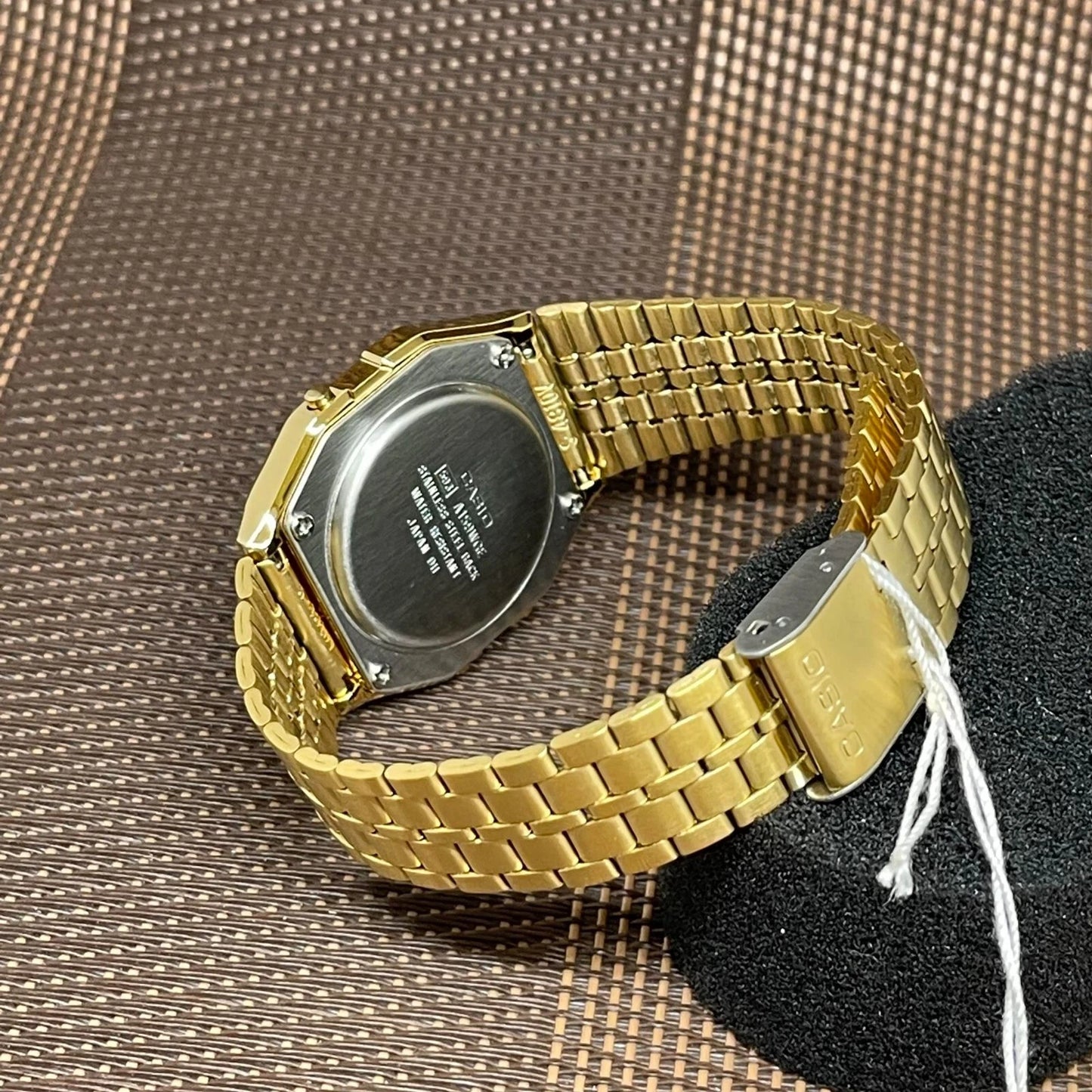 Casio GOLD A159w - Bracelet Acier Inoxydable – Alarme, Chronomètre, Étanche – Style Vintage Iconique